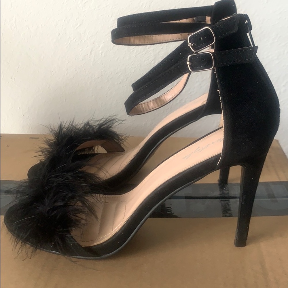 Heels - Picture 2 of 4